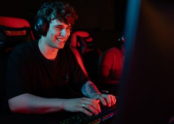 Gadżety gamingowe - opis najlepszych prezentów dla graczy - Twój Komputer prezent