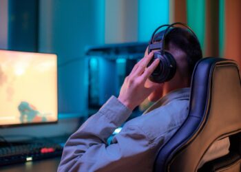 Poradnik dla rodziców - jak wybrać bezpieczną i odpowiednią grę dla dziecka? - Twój Komputer gry dla dzieci